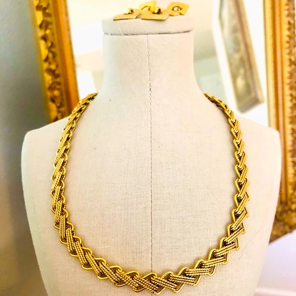 Vintage Monet Necklace & Abstract Earrings - Picture 2 of 12